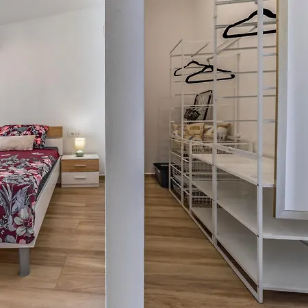 Oscar Apartment